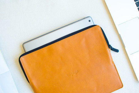 Leather iPad folio // SAFE (Brown)