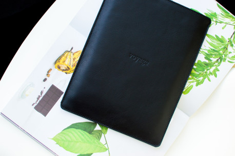 Leather MacBook sleeve// PELTA (Black)