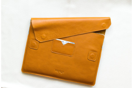 Leather iPad sleeve // LEDAR (Brown)