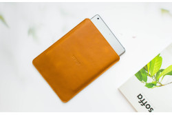 Leather sleeve iPad 9.7",10.5",12.9"// PELTA (Brown)