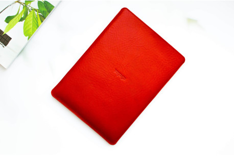 Leather iPad sleeve // PELTA (Red)