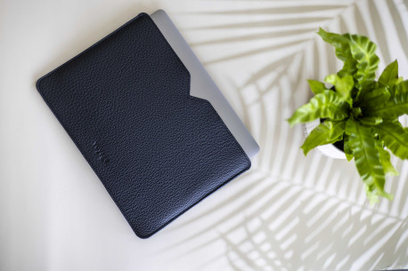 Leather MacBook sleeve // LOFT (Black)