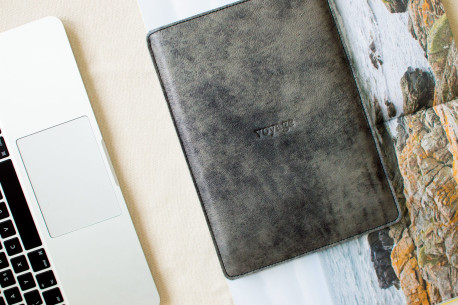 Leather iPad sleeve // PELTA (Graphite)